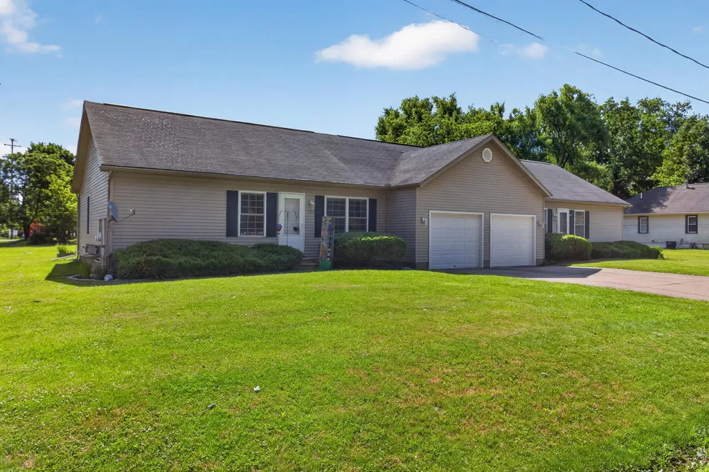 513 19th Street Summit Township MI 49203