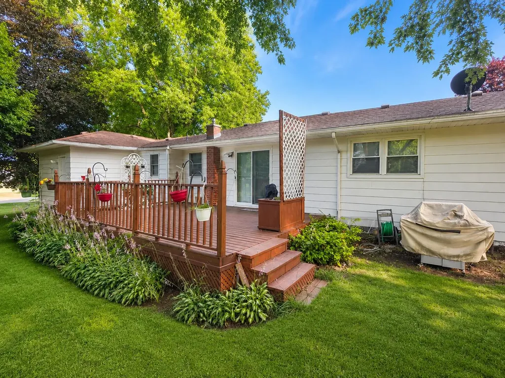 826 E Vernon Street Unknown City MI 48158