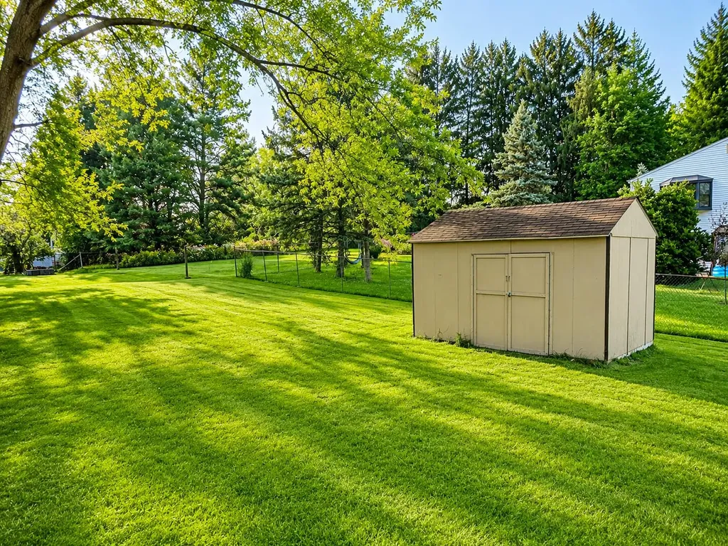 826 E Vernon Street Unknown City MI 48158