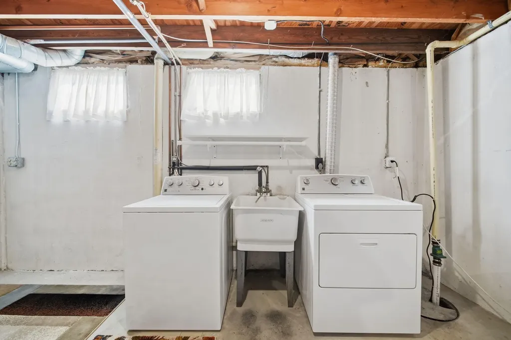 2760 Walden Woods Boulevard Blackman Charter Township MI 49201