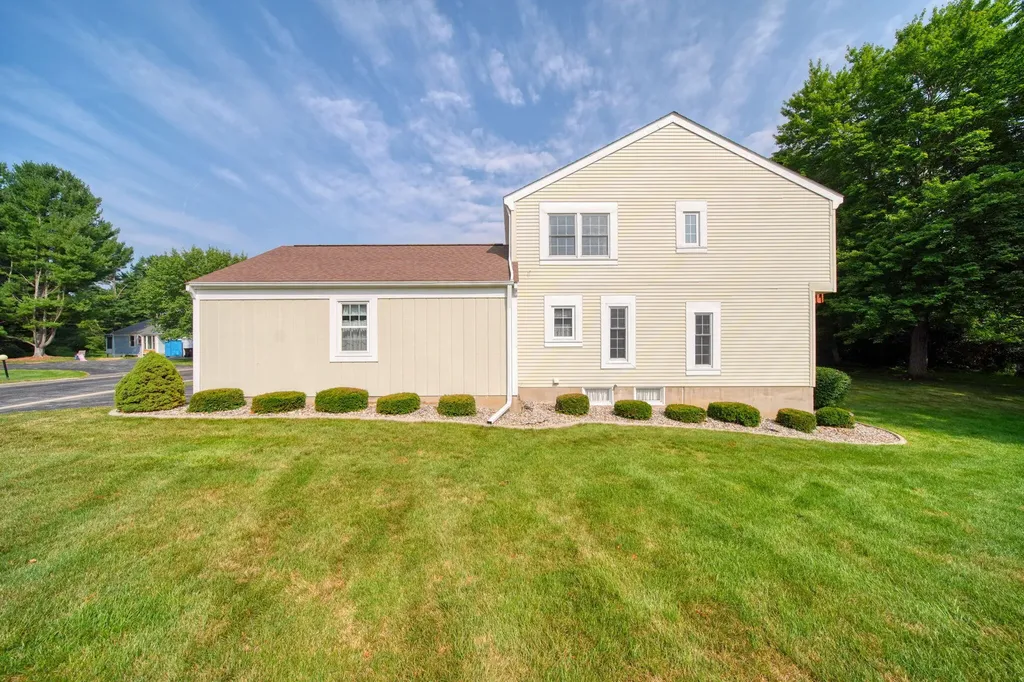 2760 Walden Woods Boulevard Blackman Charter Township MI 49201