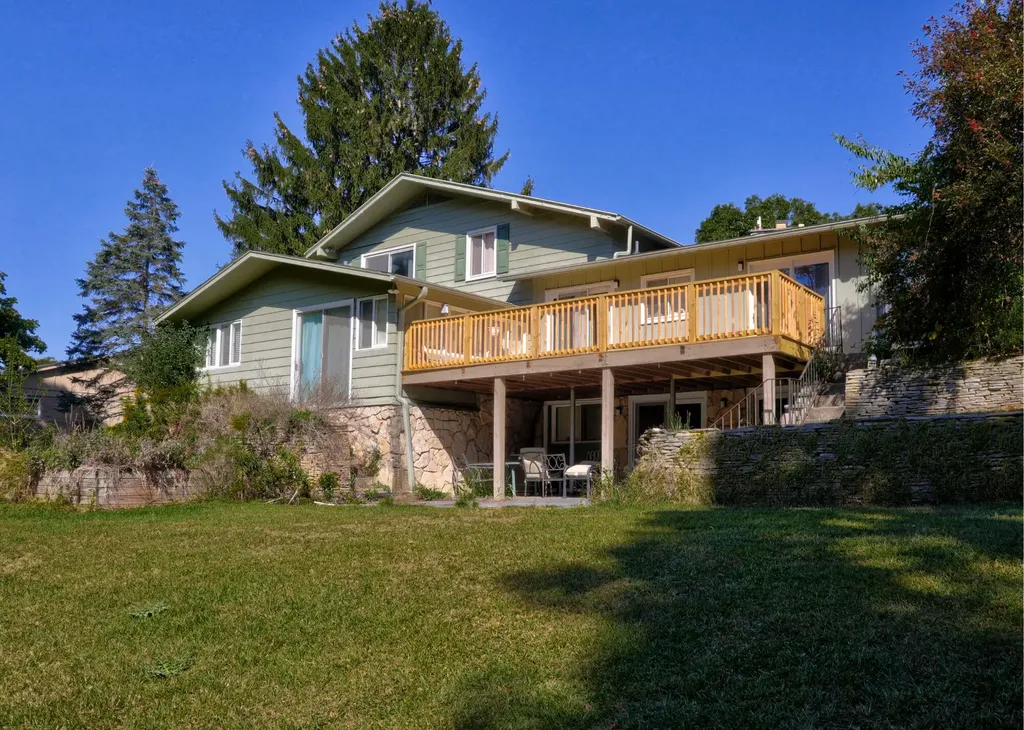 1817 S Walmont Road Summit Township MI 49203
