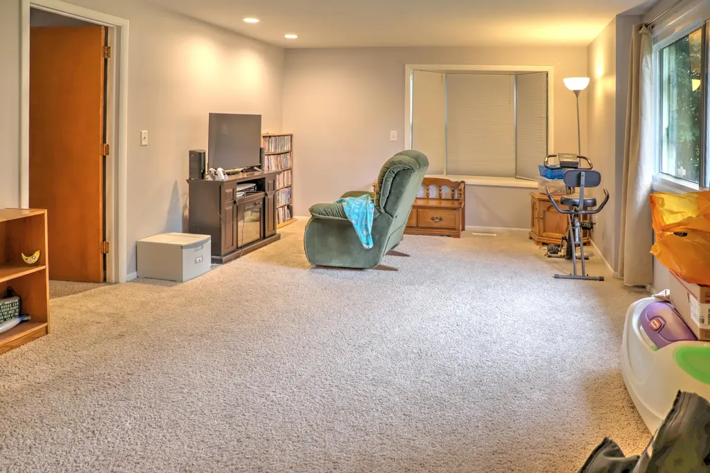 1817 S Walmont Road Summit Township MI 49203
