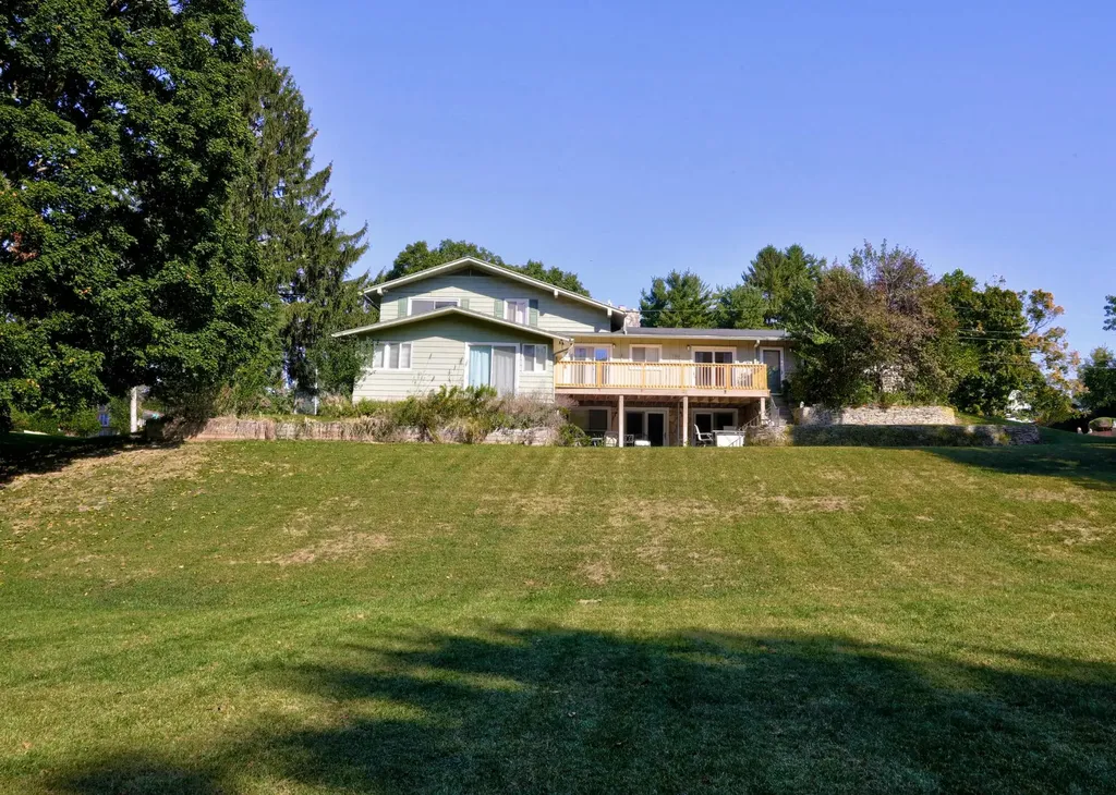 1817 S Walmont Road Summit Township MI 49203
