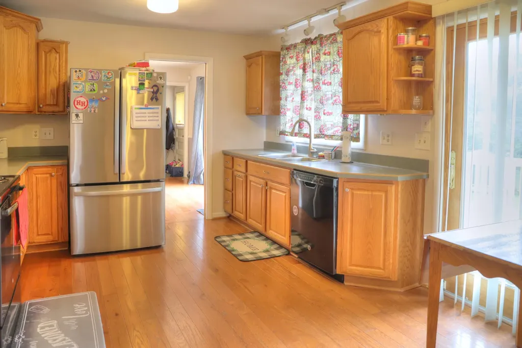 1817 S Walmont Road Summit Township MI 49203