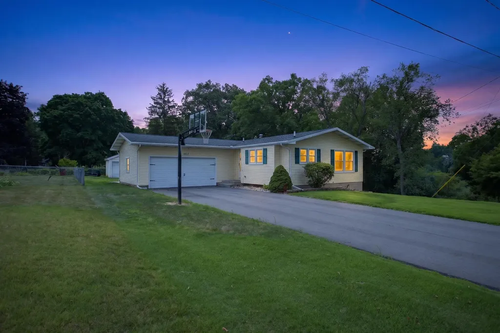 1617 Duguid Road Summit Township MI 49203