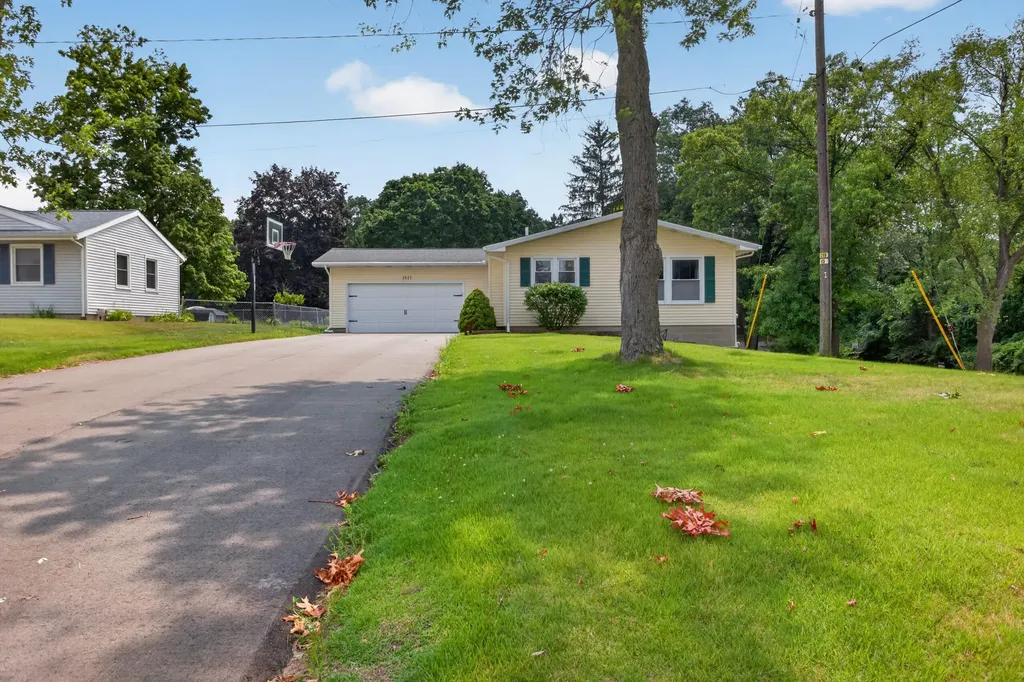 1617 Duguid Road Summit Township MI 49203