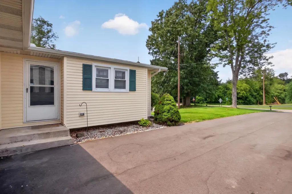 1617 Duguid Road Summit Township MI 49203