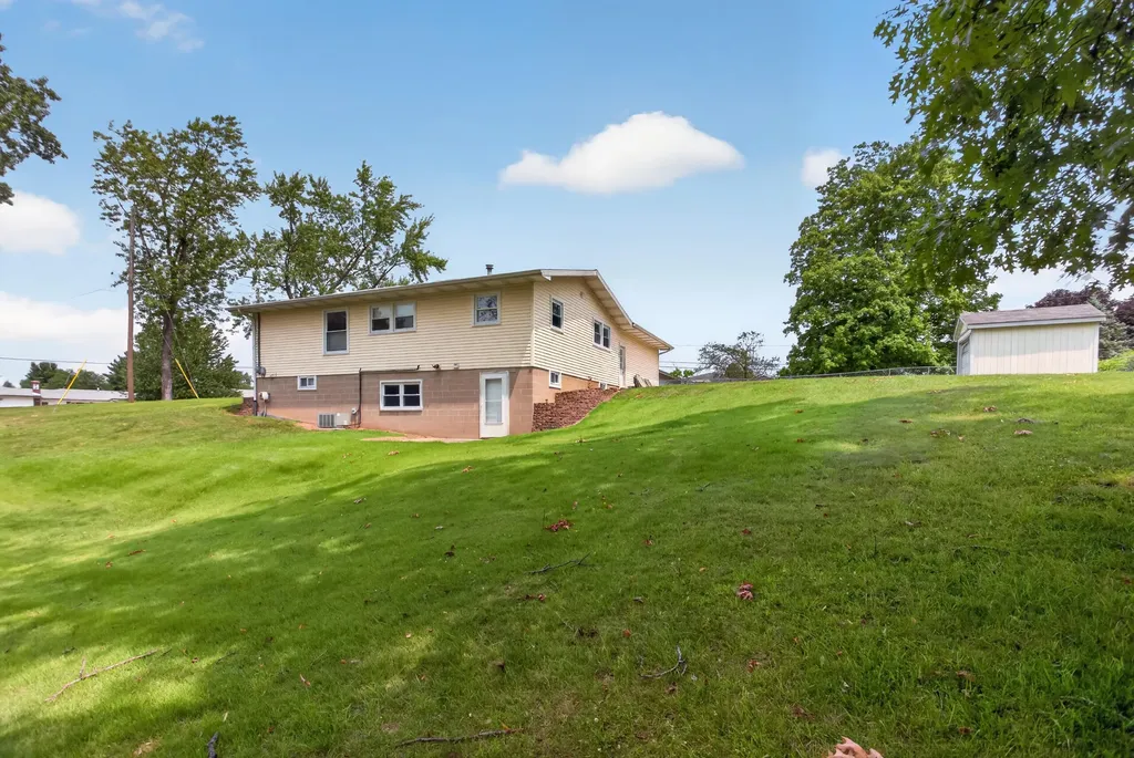 1617 Duguid Road Summit Township MI 49203