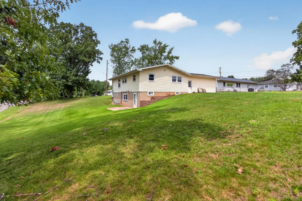 1617 Duguid Road Summit Township MI 49203