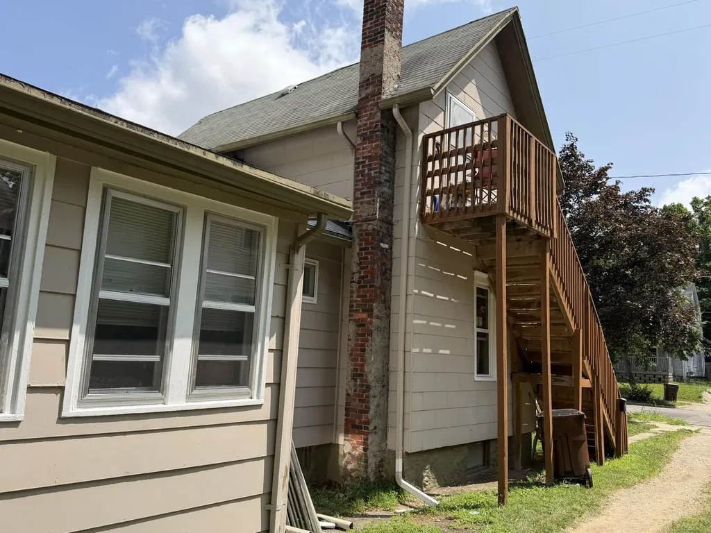1004 S Jackson Street Jackson City MI 49203