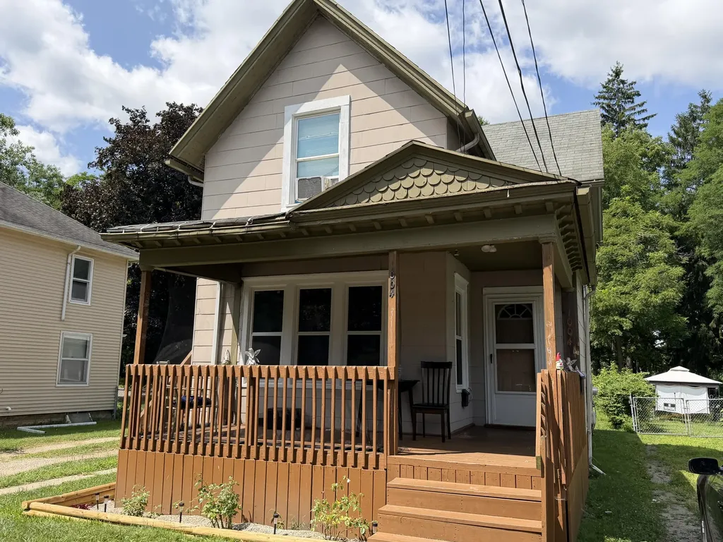 1004 S Jackson Street Jackson City MI 49203