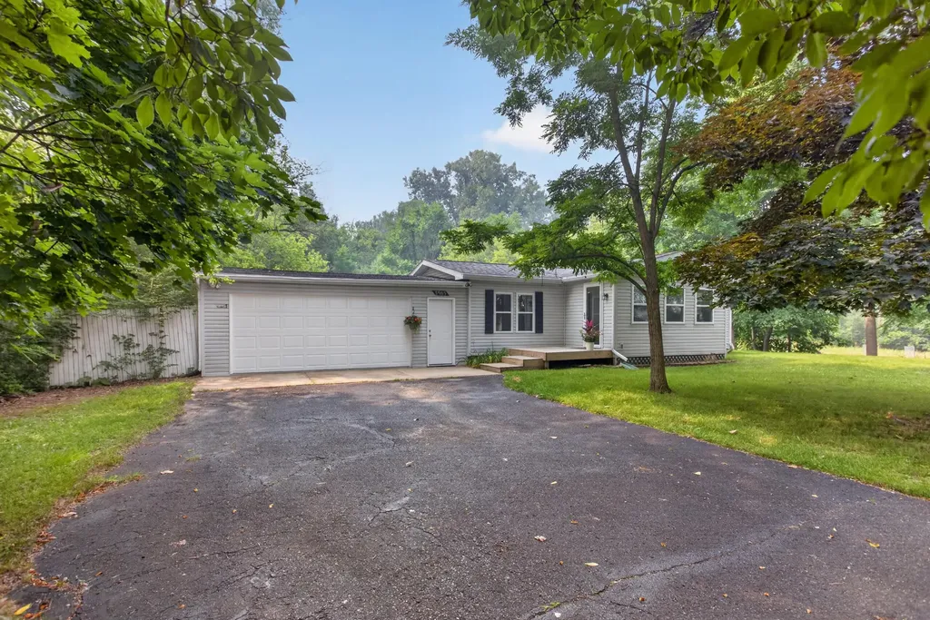 2903 Alder Street Blackman Charter Township MI 49203