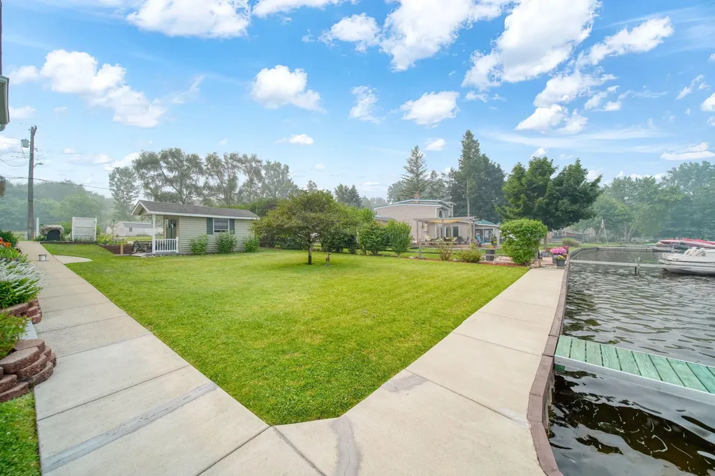 14 Ackerson Lake Road Napoleon Township MI 49201
