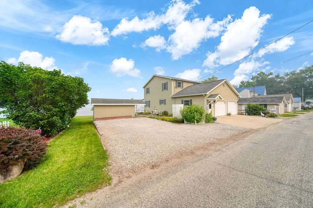 14 Ackerson Lake Road Napoleon Township MI 49201