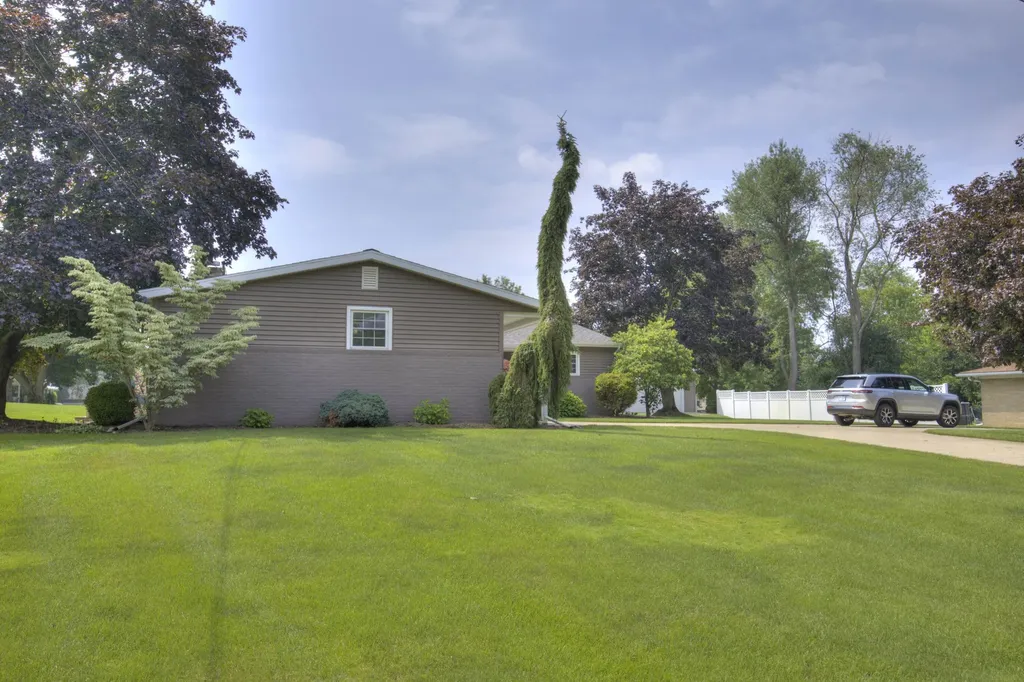 1201 Eastlane Street Summit Township MI 49203