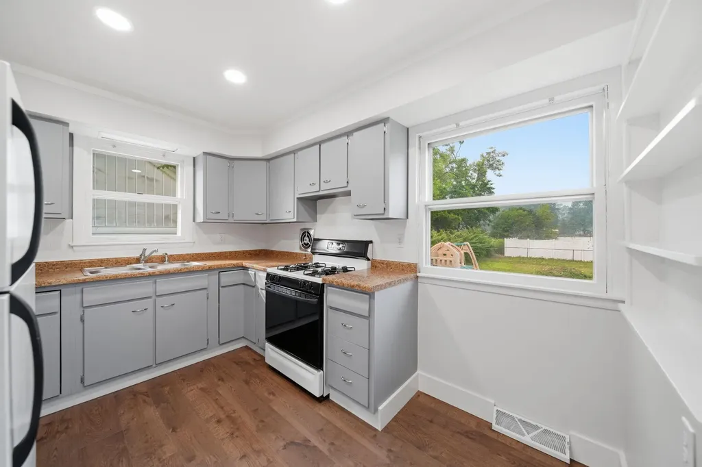 414 Napoleon Road Leoni Township MI 49254