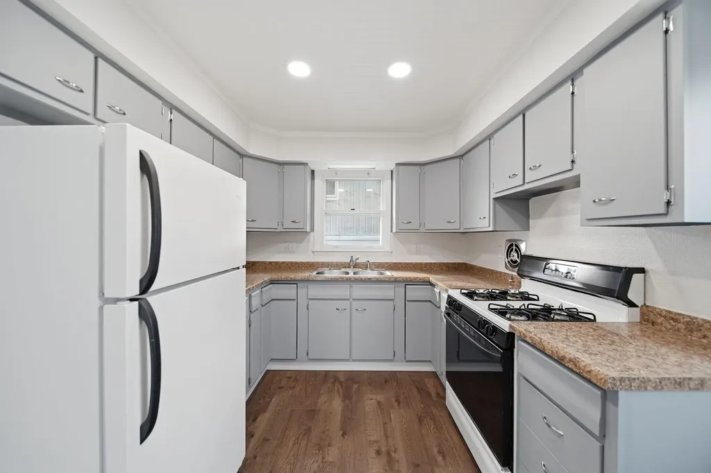414 Napoleon Road Leoni Township MI 49254