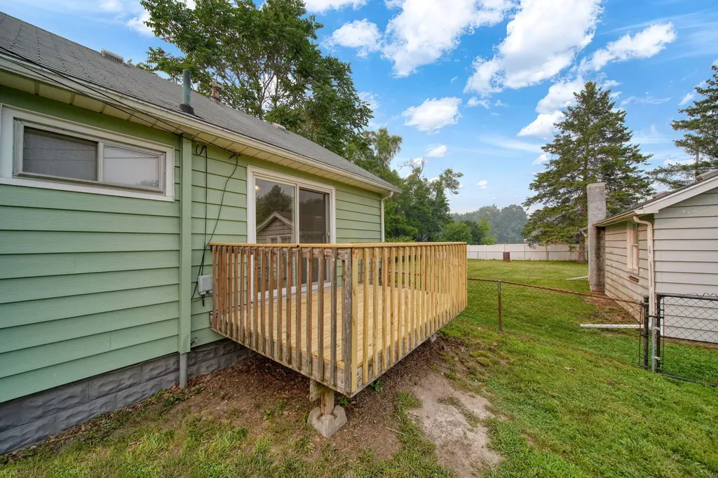 414 Napoleon Road Leoni Township MI 49254