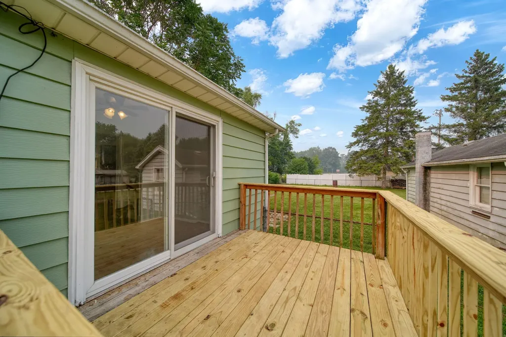 414 Napoleon Road Leoni Township MI 49254