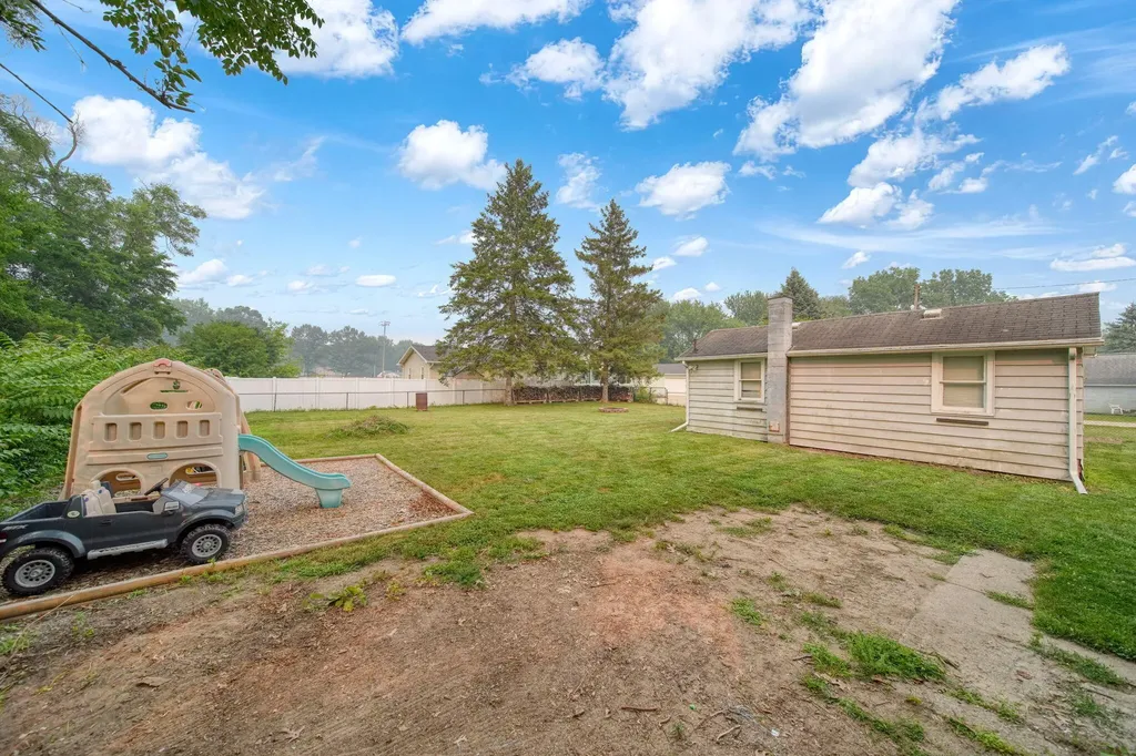 414 Napoleon Road Leoni Township MI 49254