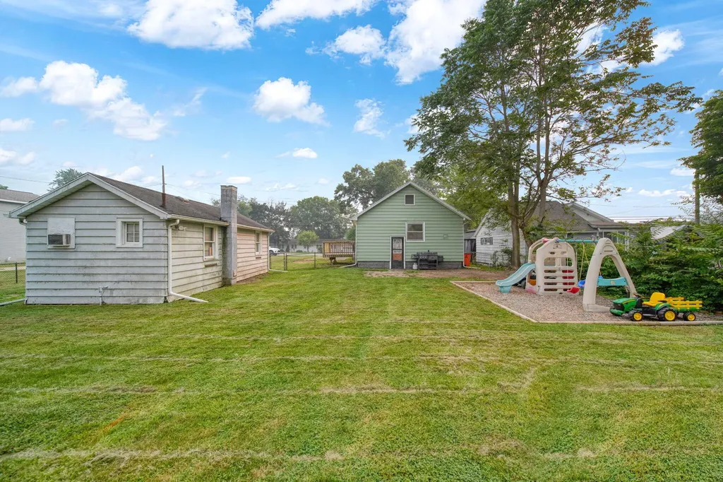414 Napoleon Road Leoni Township MI 49254