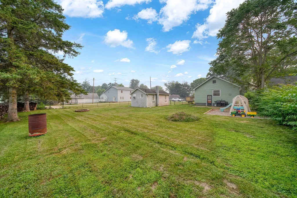 414 Napoleon Road Leoni Township MI 49254