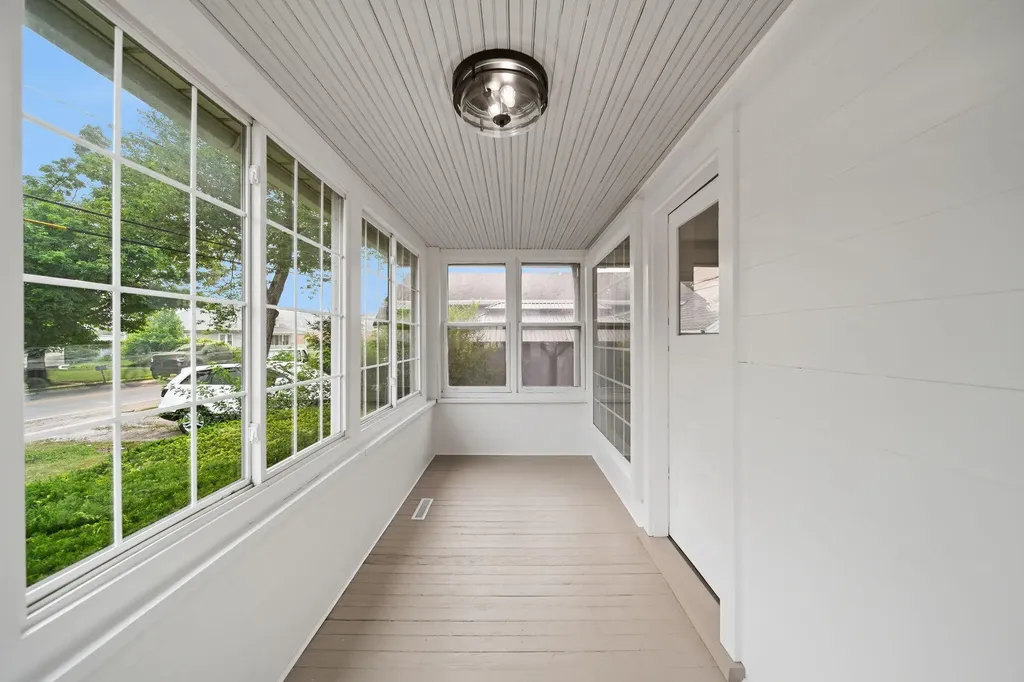 414 Napoleon Road Leoni Township MI 49254