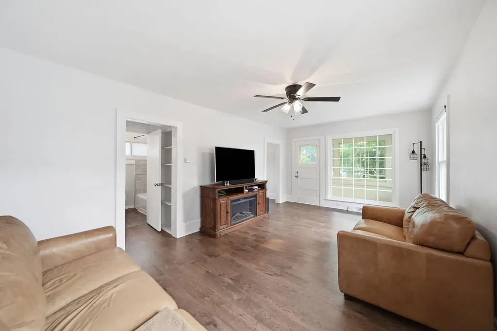 414 Napoleon Road Leoni Township MI 49254