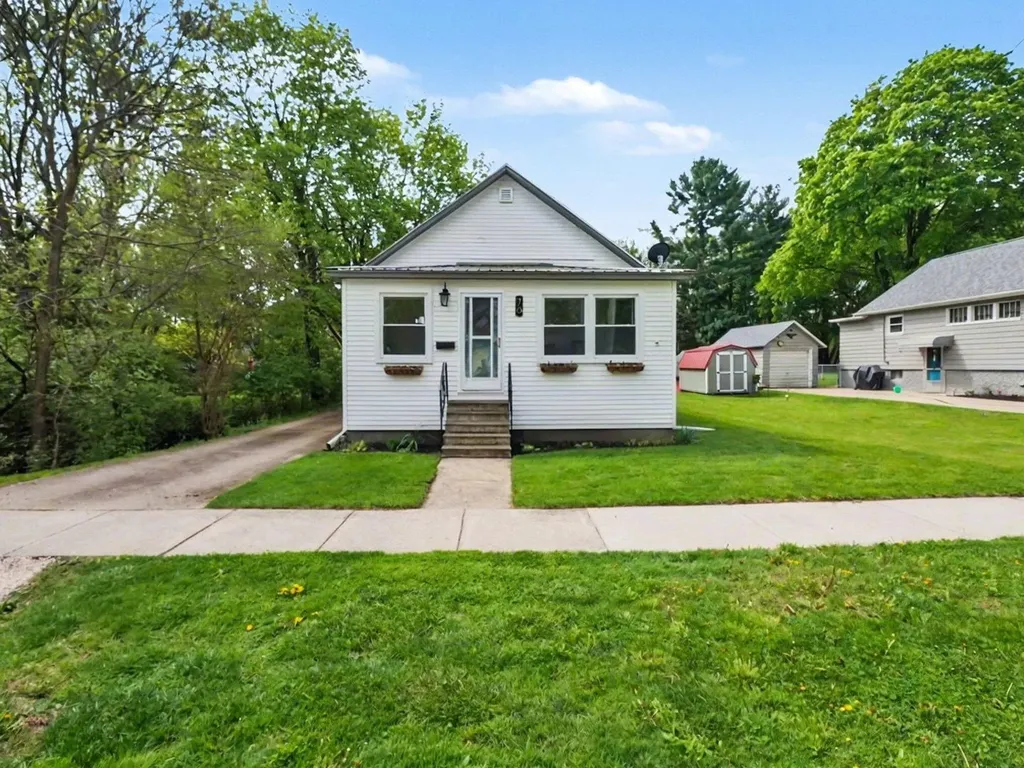 78 Westwood Street Hillsdale City MI 49242