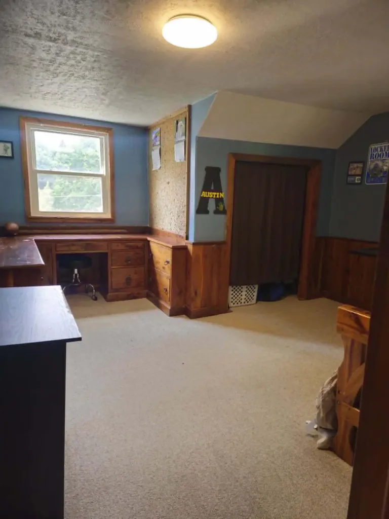 9 Armstrong Street Hillsdale City MI 49242
