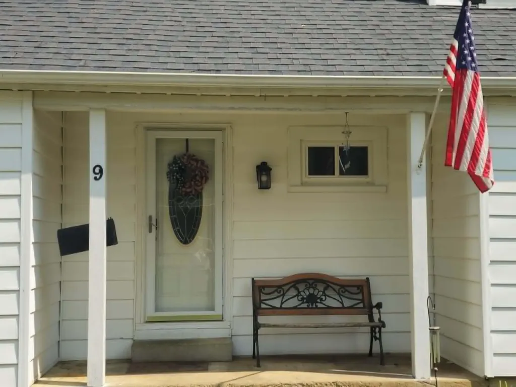9 Armstrong Street Hillsdale City MI 49242