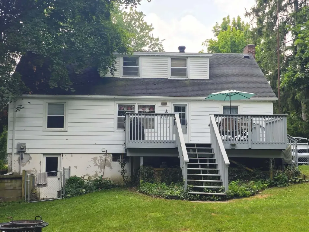 9 Armstrong Street Hillsdale City MI 49242