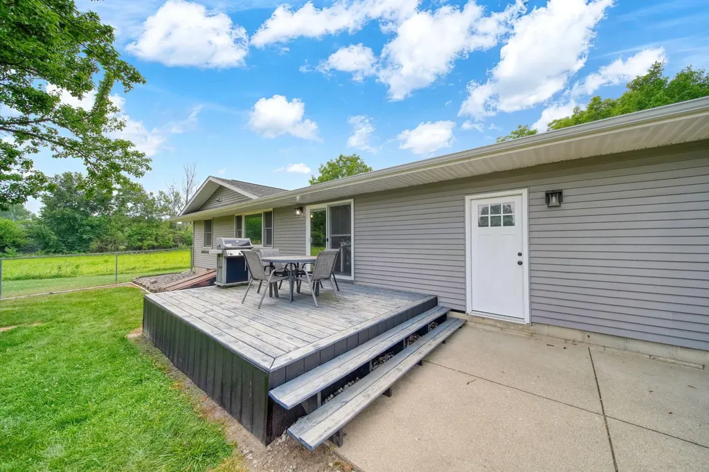 755 S Smith Road Eaton Rapids Township MI 48827