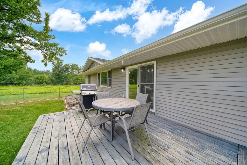 755 S Smith Road Eaton Rapids Township MI 48827