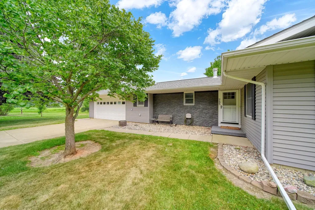 755 S Smith Road Eaton Rapids Township MI 48827