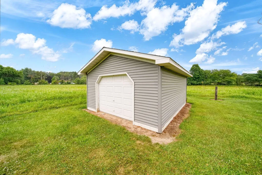 755 S Smith Road Eaton Rapids Township MI 48827