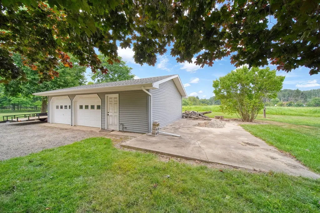 755 S Smith Road Eaton Rapids Township MI 48827