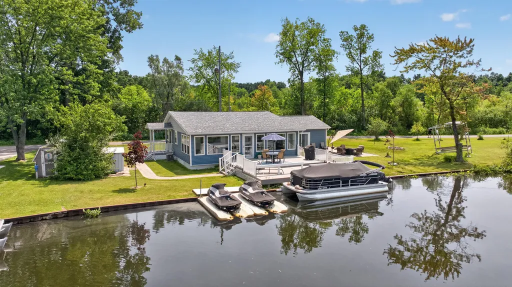 512 Cedar Street Cambridge Township MI 49230