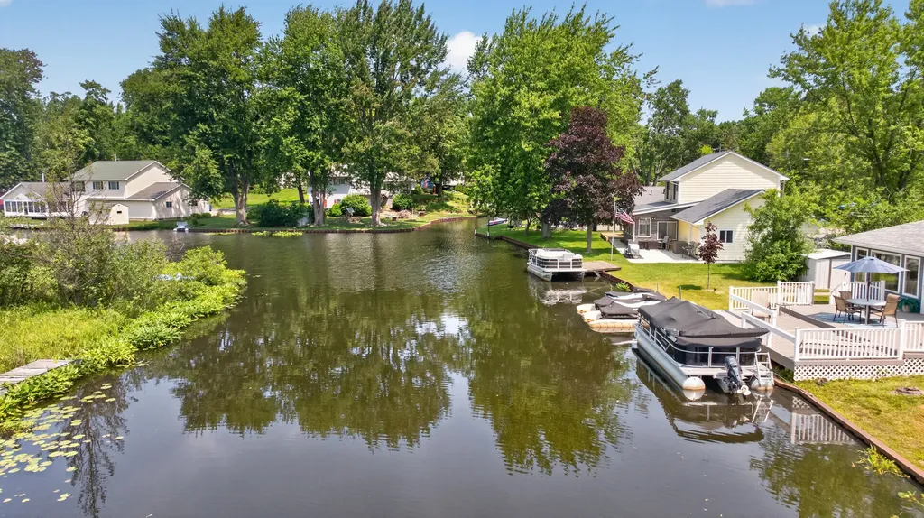 512 Cedar Street Cambridge Township MI 49230