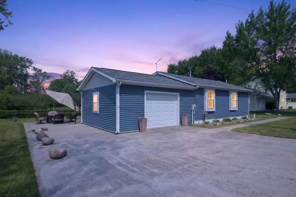 512 Cedar Street Cambridge Township MI 49230