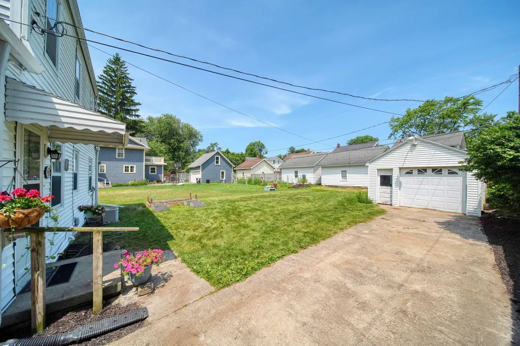 716 Woodfield Drive Jackson City MI 49203