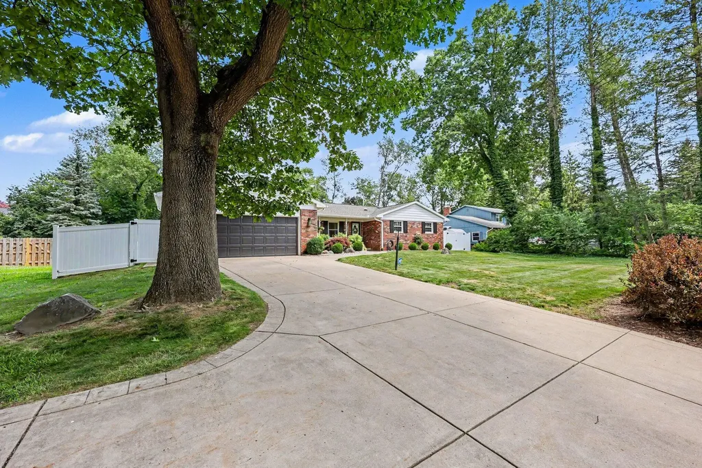 4815 Firethorne Drive Blackman Charter Township MI 49201