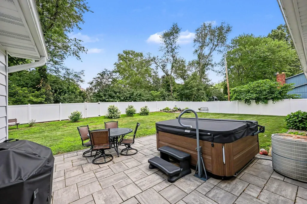 4815 Firethorne Drive Blackman Charter Township MI 49201