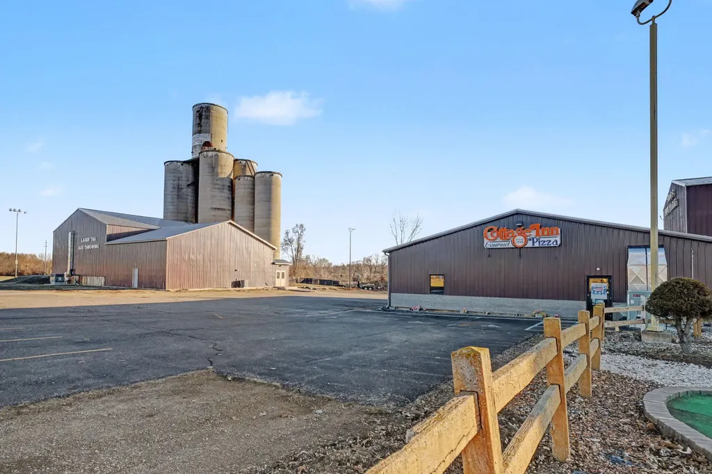 3883 W Carleton Road Hillsdale City MI 49242