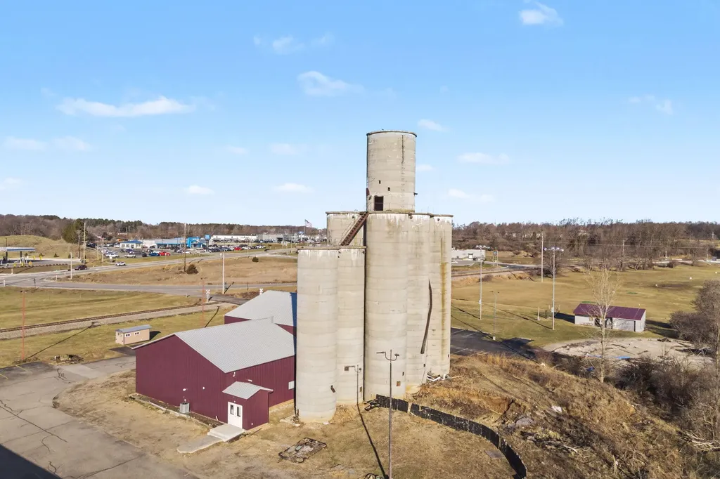 3883 W Carleton Road Hillsdale City MI 49242