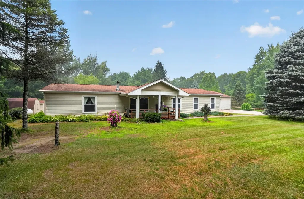 11344 Dixon Road Tompkins Township MI 49277