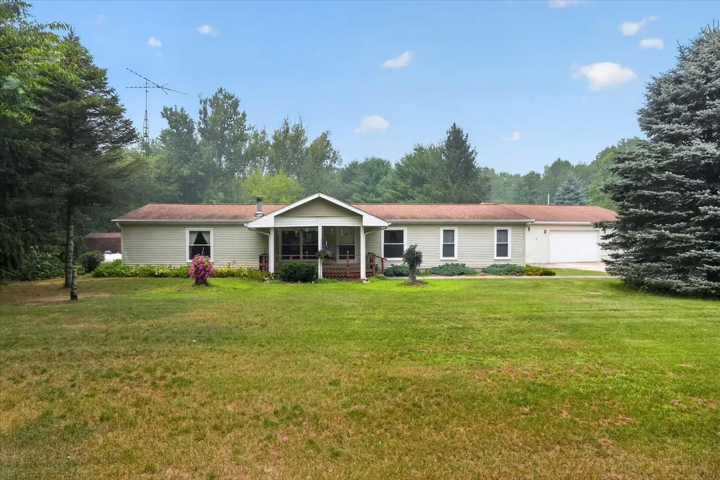11344 Dixon Road Tompkins Township MI 49277