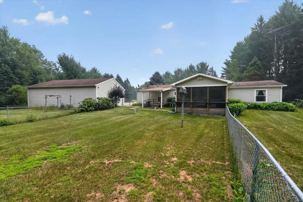 11344 Dixon Road Tompkins Township MI 49277