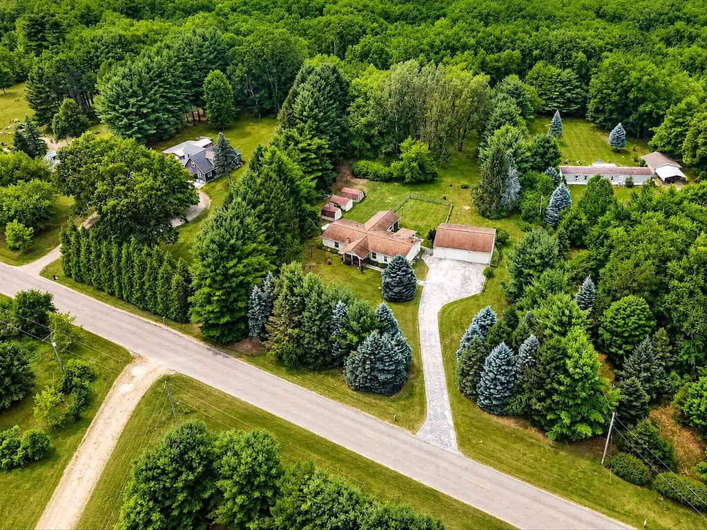 11344 Dixon Road Tompkins Township MI 49277